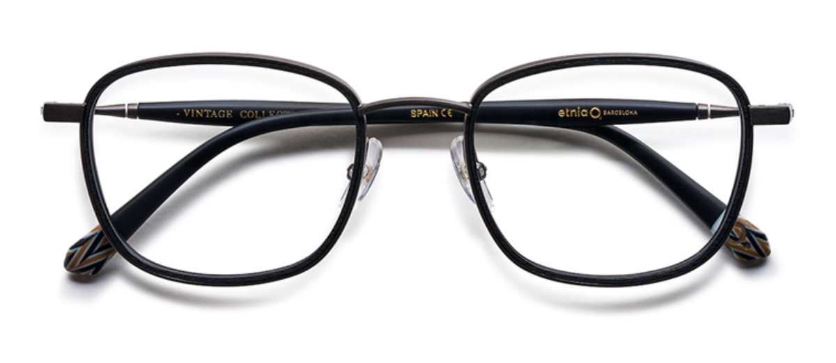 ETNIA CHEZ THOMAS